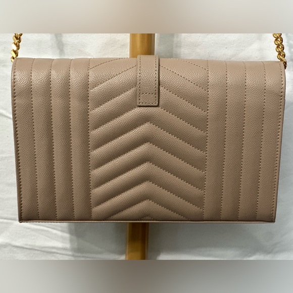 Envelope Triquilt YSL Wallet on Chain in Grained Leather - Picture 3 of 10